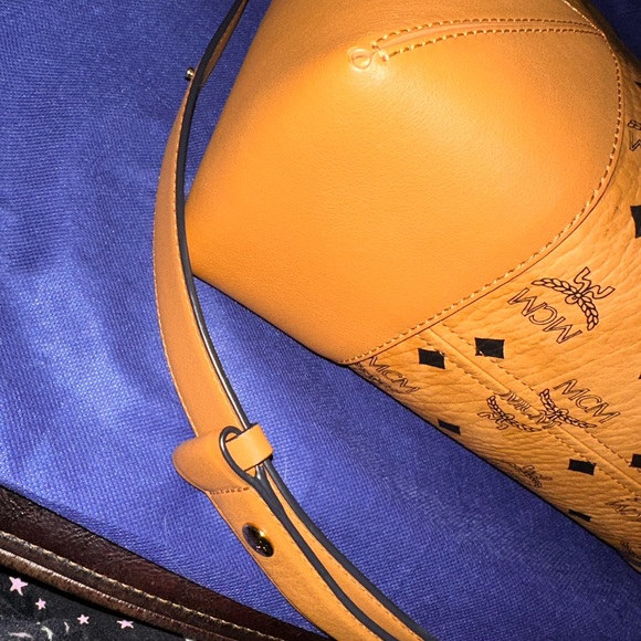 MCM Klara Visetos Large Hobo Crossbody Bag - Picture 5 of 9